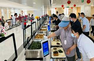 如何讓父母的晚年吃得更健康？燕達科學膳食方案，讓營養(yǎng)與美味都不缺席